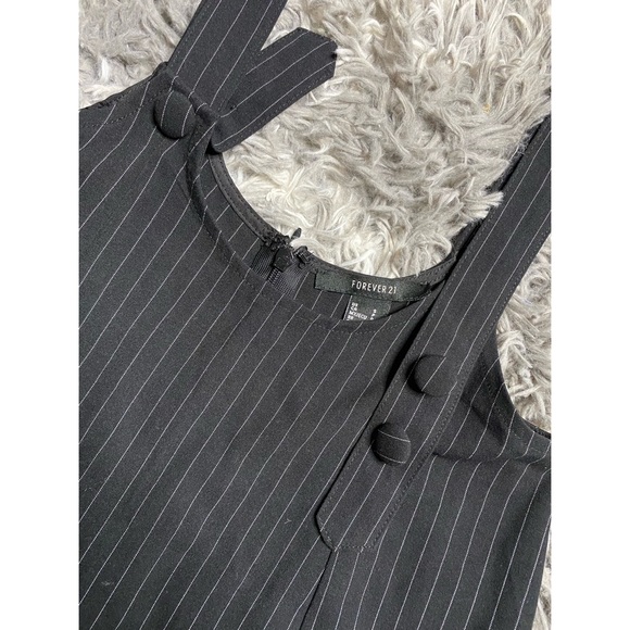 Skirt w/ Suspenders - Picture 2 of 3